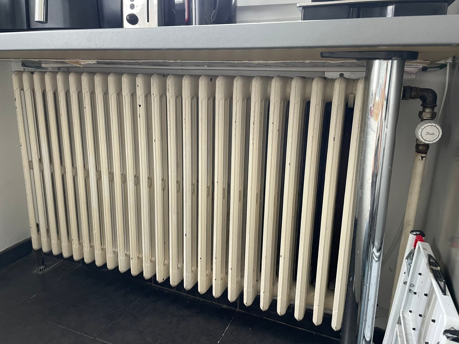 Grand radiateur en vrai fonte qui fonctionne toujours, Bricolage & Construction, Enlèvement, Comme neuf, Radiateur