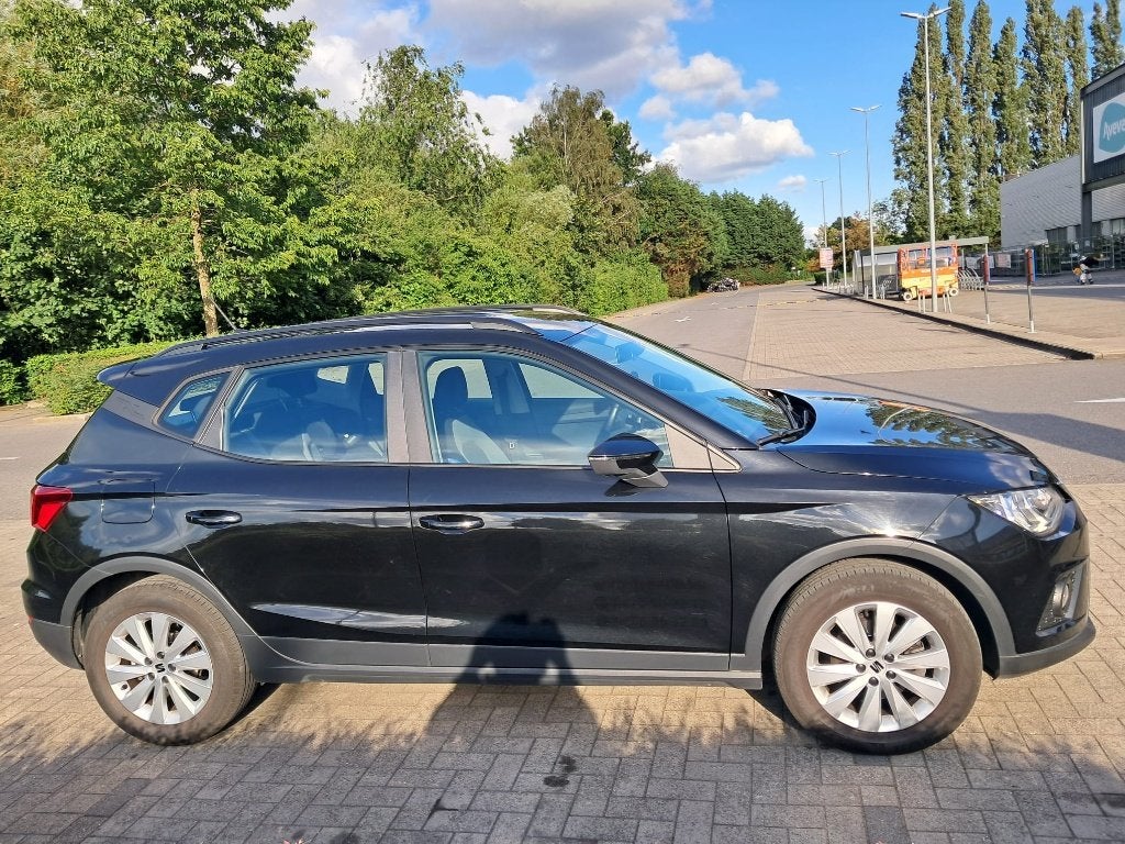 Arona 1.0 TSI FR DSG, automaat, in prima staat!, Auto's, Stof, Zwart, 5 zetels, Grijs