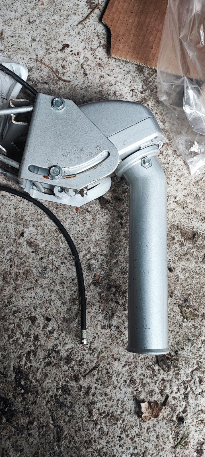 moteur d'antenne satellite + pieds et câbles + lnbs, Enlèvement, Utilisé