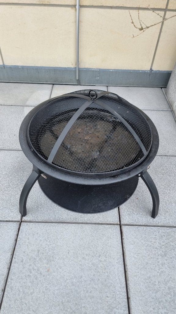 SOS - Outdoor Metal Fire Pit with Spark Screen Guard, Tuin en Terras, Ophalen, Gebruikt