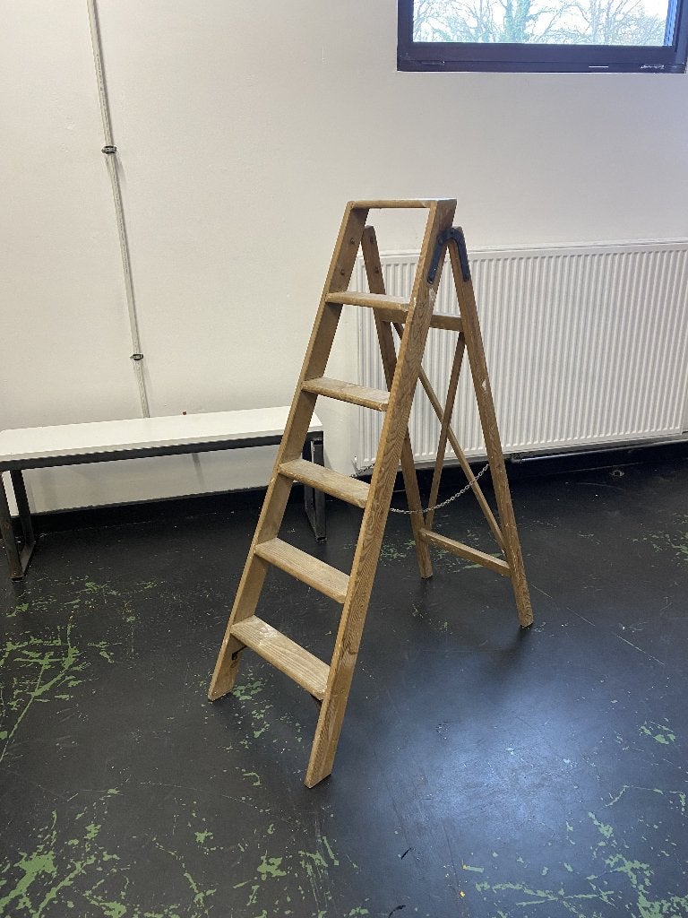 Houten ladders - verschillende hoogtes, Doe-het-zelf en Bouw, Ladders en Trappen, Gebruikt, Ladder, 2 tot 4 meter, Opvouwbaar of Inschuifbaar