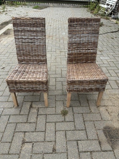 6 Stoelen, Ophalen