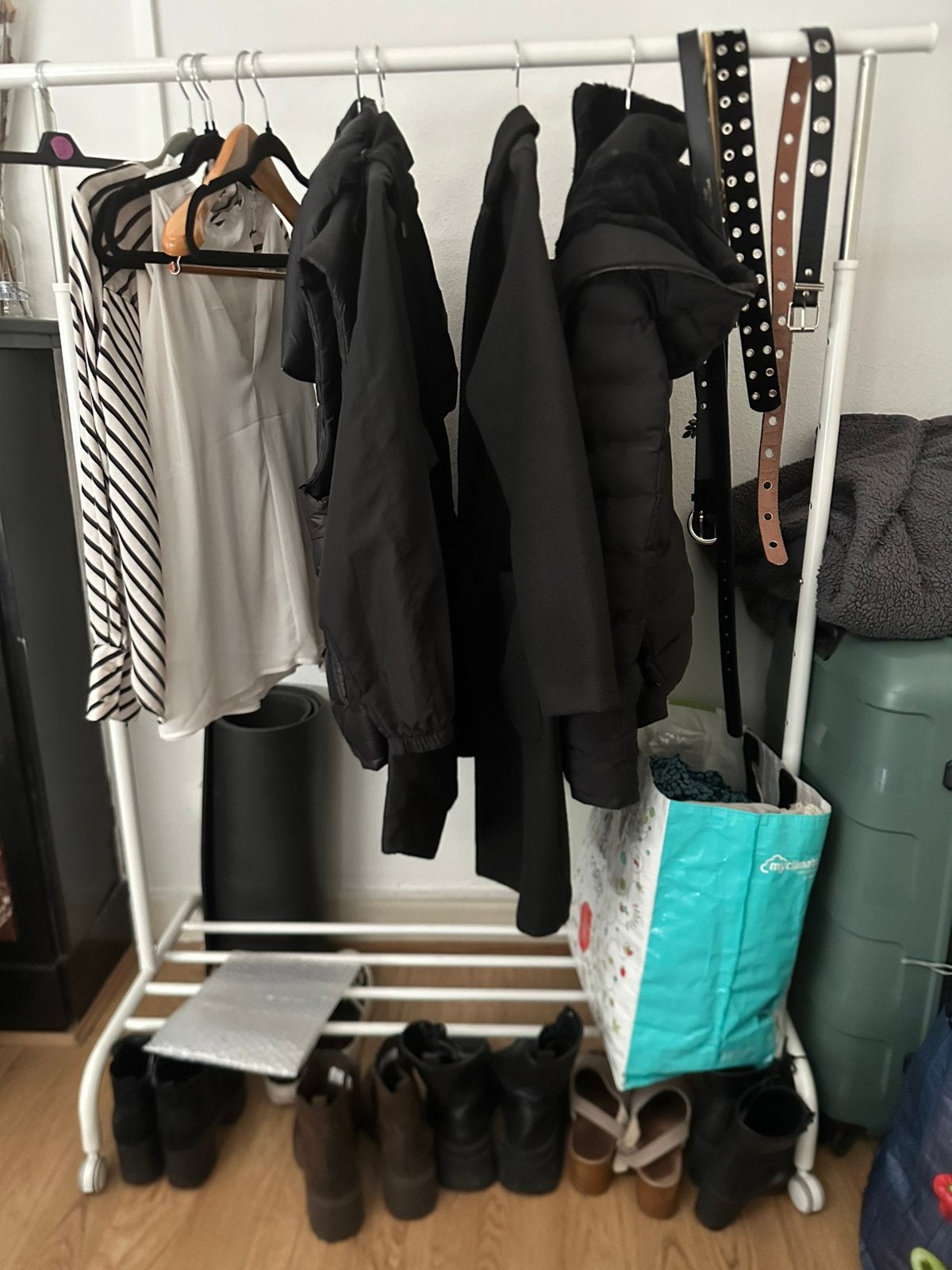 Portant à vêtements IKEA réglable + cintres inclus, Enlèvement
