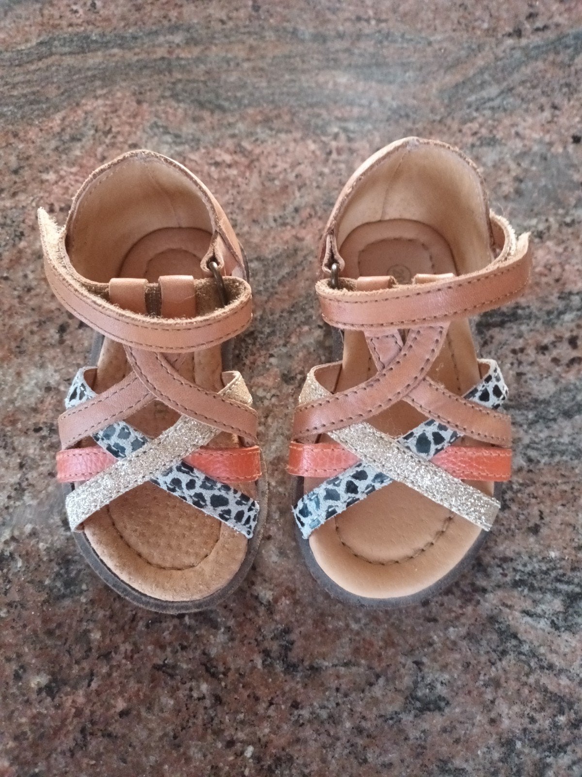 kindersandaltjes maat 20 is nieuw te koop voor 15euro., Kinderen en Baby's, Ophalen
