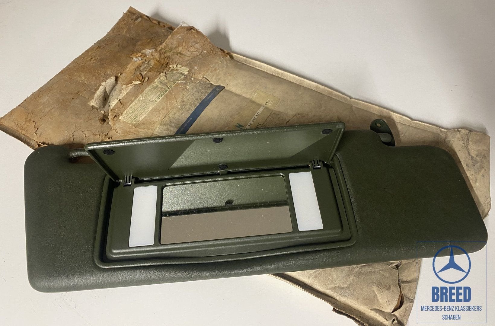 NOS zonneklep rechts olijfgroen voor Mercedes-Benz W124 W201, Auto-onderdelen, Interieur en Bekleding, Mercedes-Benz, Nieuw, Ophalen of Verzenden