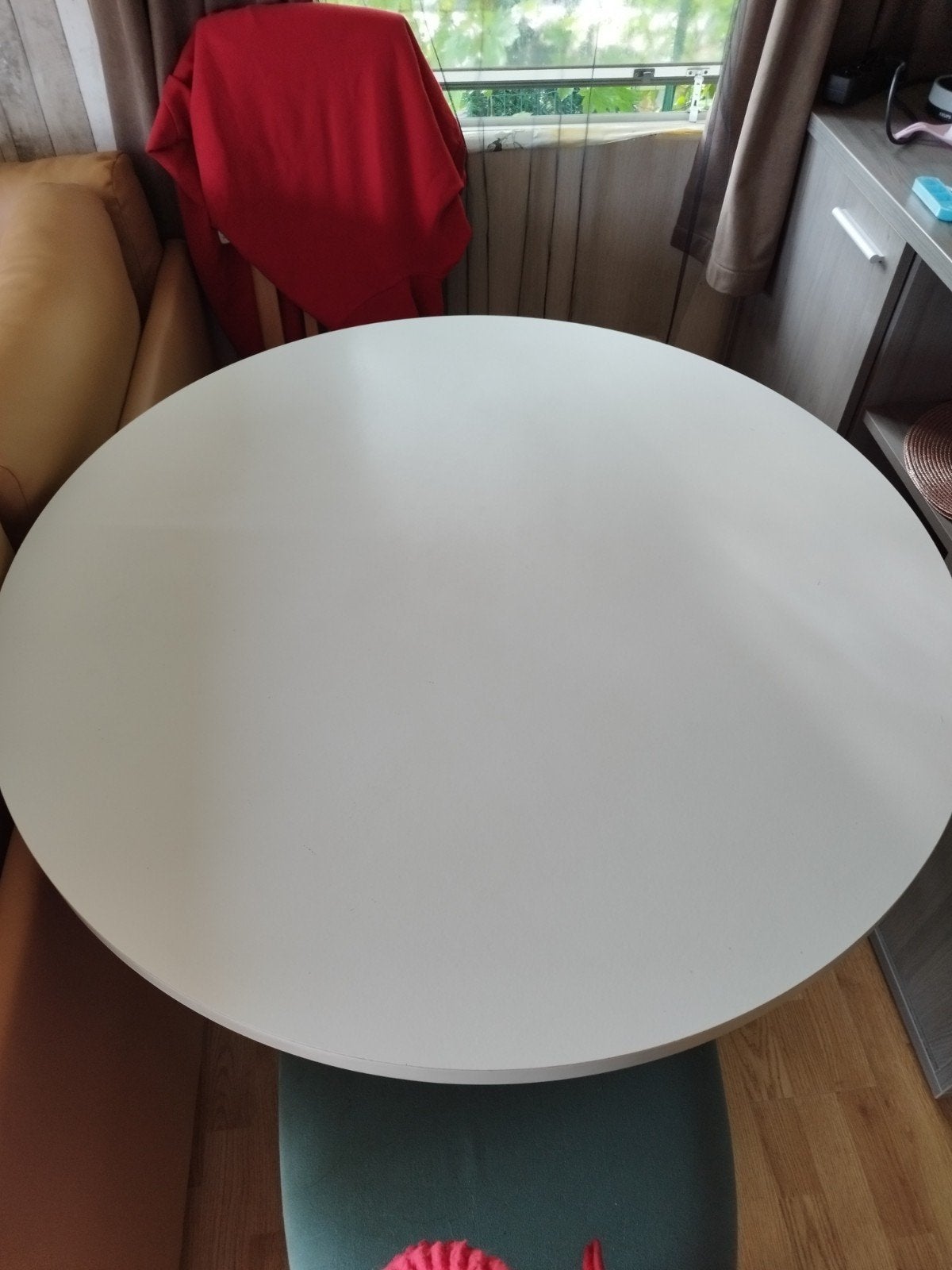 ronde tafel in heel goede staat, Huis en Inrichting, Tafels | Statafels, Ophalen of Verzenden