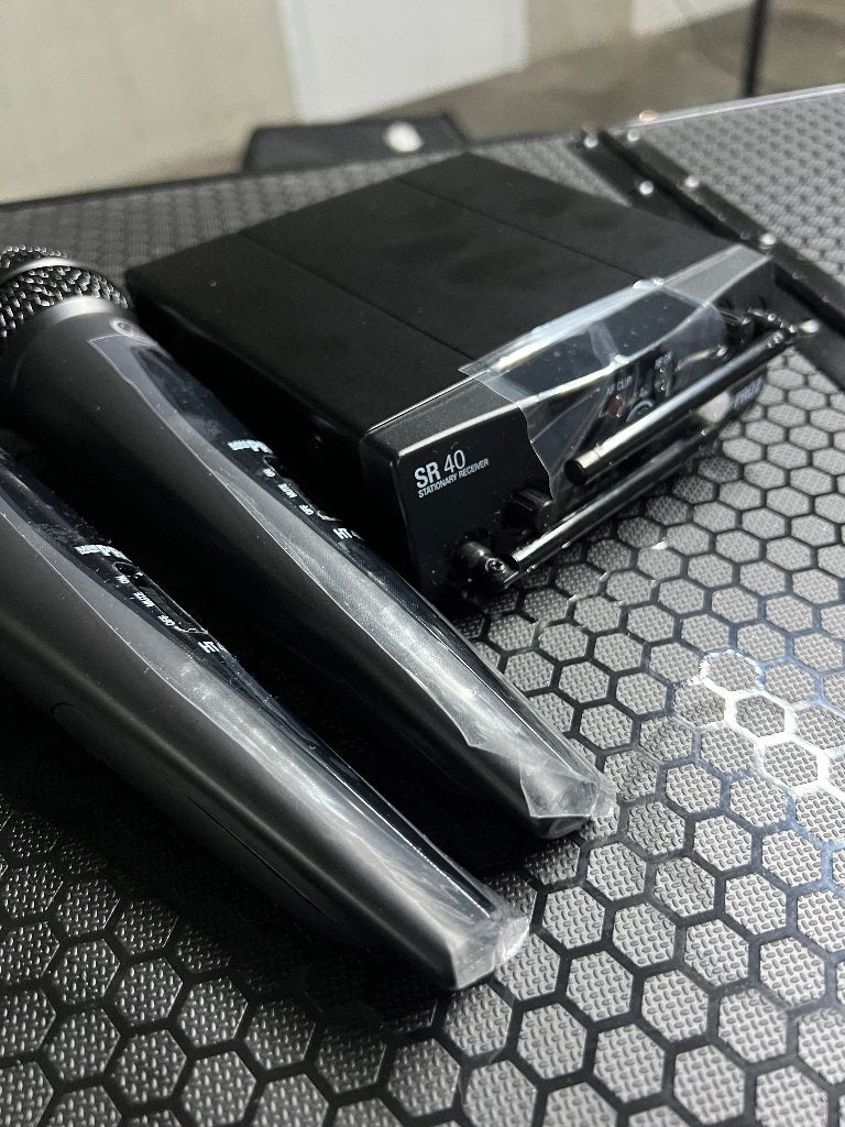 AKG WMS 40 Mini Dual Vocal draadloze microfoonset nieuw, Ophalen, Nieuw