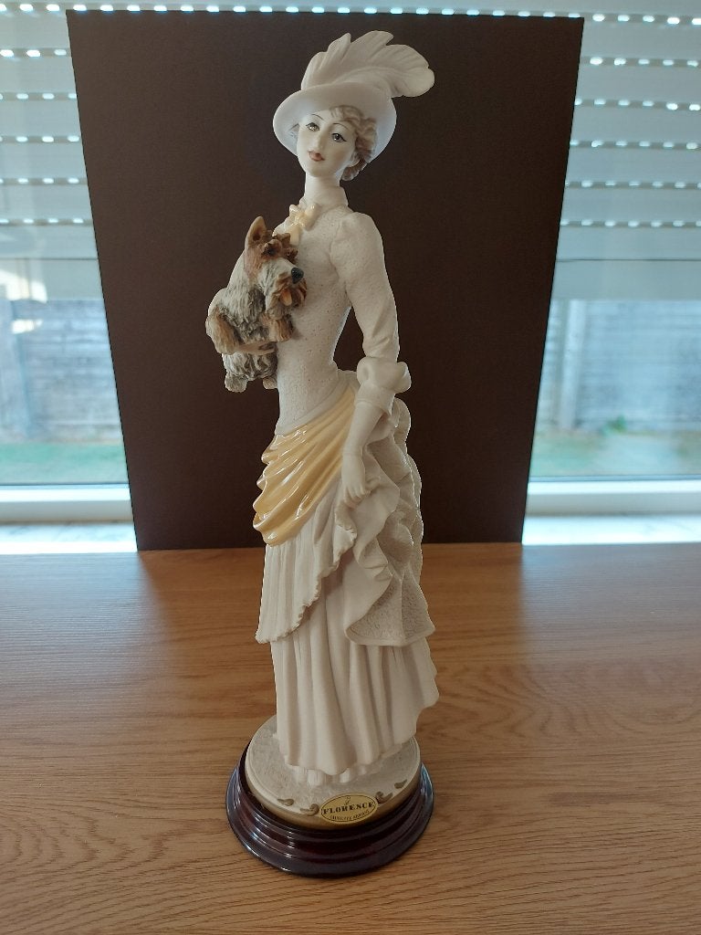 Prachtig Giuseppe Armani Beeldje ‘Eloise’, Sur socle, Statue, Pierre ou céramique, Enlèvement