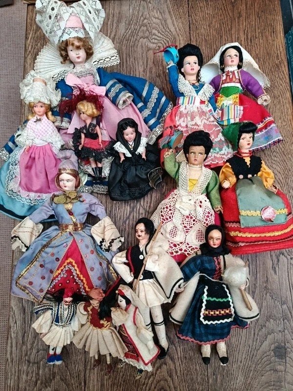 Lot poupées vintage