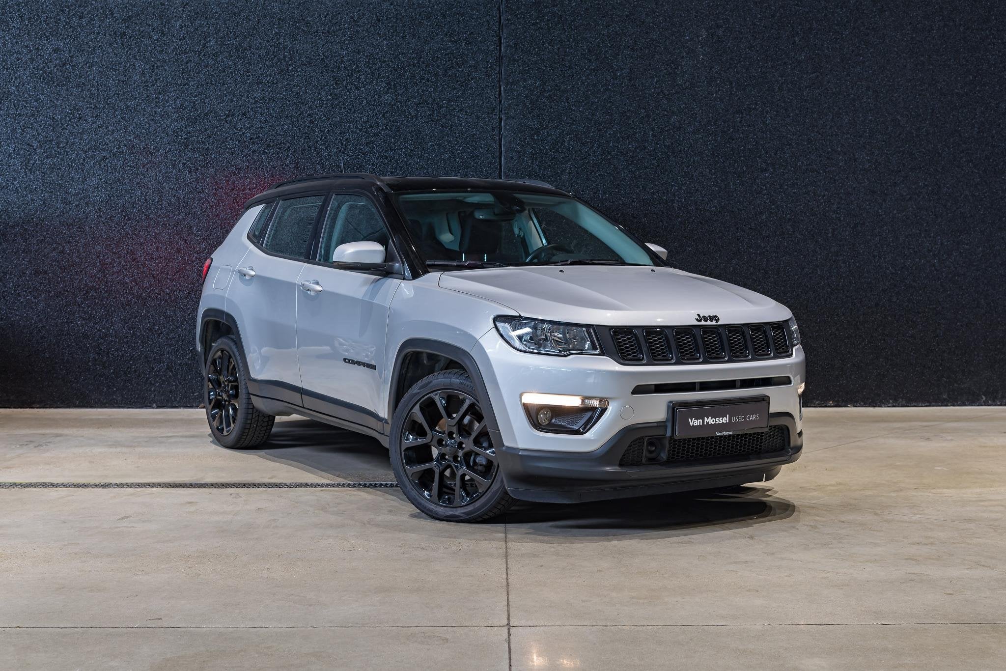 Jeep Compass Night Eagle 130, Autos, Argent ou Gris, Achat, 1750 kg, Entreprise