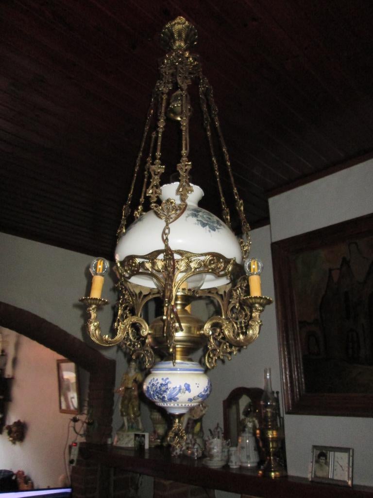 Antieke olielamp kroonluchter met porseleinen delfts blauw, Antiek en Kunst, Ophalen