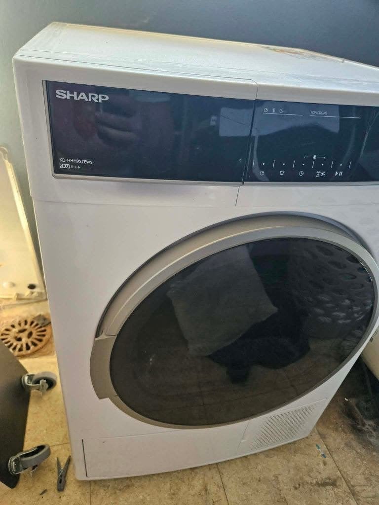 Sécheuse à pompe à chaleur Sharp 9 kg - A++, Classe énergétique A ou plus économe, Chargeur frontal, Enlèvement, Utilisé