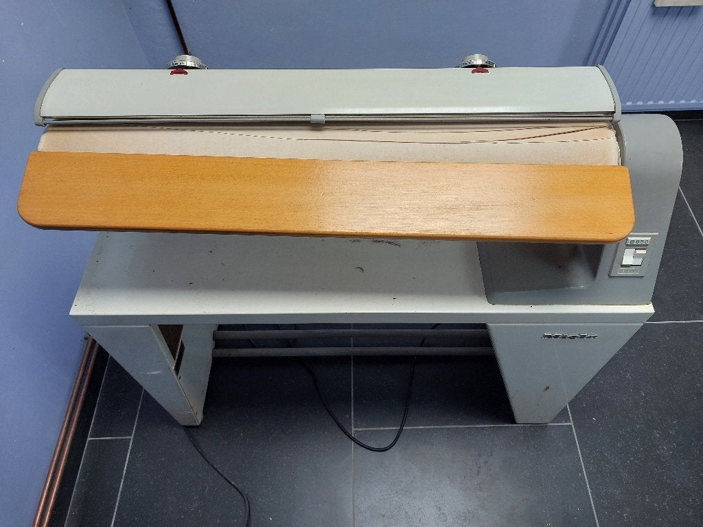 Calandreuse Miele, Electroménager, Fers à repasser & Planches à repasser, Utilisé, Fer à repasser avec cordon, Enlèvement