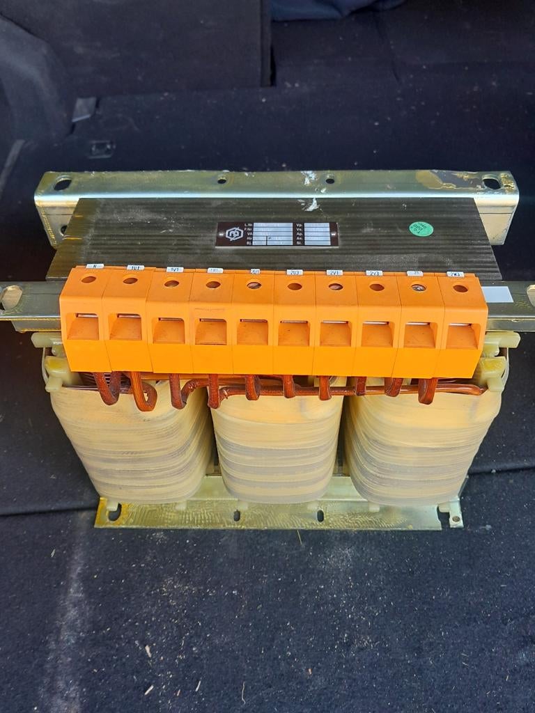 Transformateur 3f 15kva 400/230v très bon état, Enlèvement