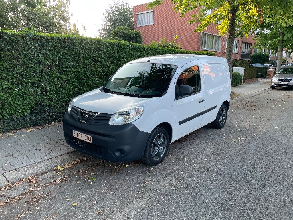 Nissan NV 250 utilitaire léger, Autos, Achat, 3 places, Boîte manuelle, Noir