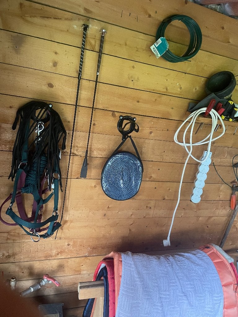 Kopstuk hangers, Animaux & Accessoires, Autres tailles, Noir, Autres disciplines, Enlèvement