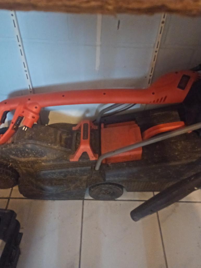 Grasmaaier black and Decker + kantenmaaier, Électrique, Comme neuf, Enlèvement, Black & Decker