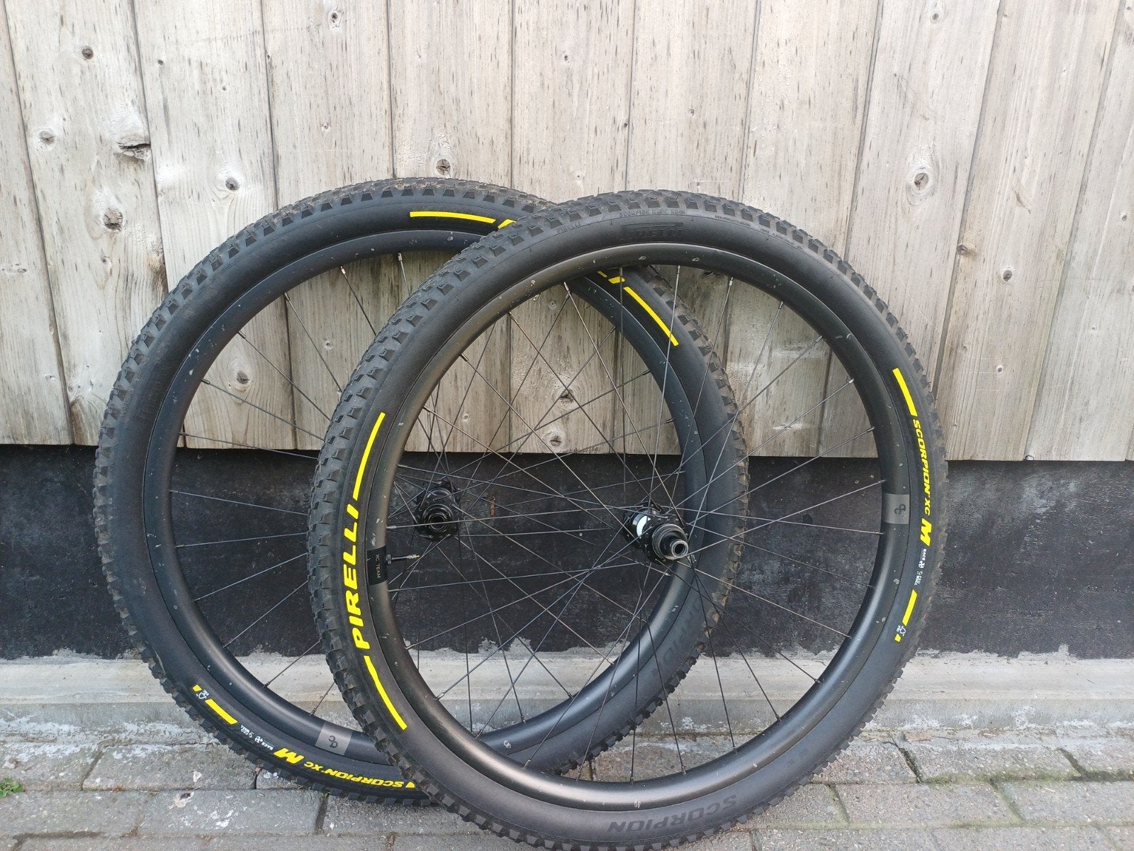 paire de roues en carbone Boost, Vélos & Vélomoteurs, Enlèvement, Carbone