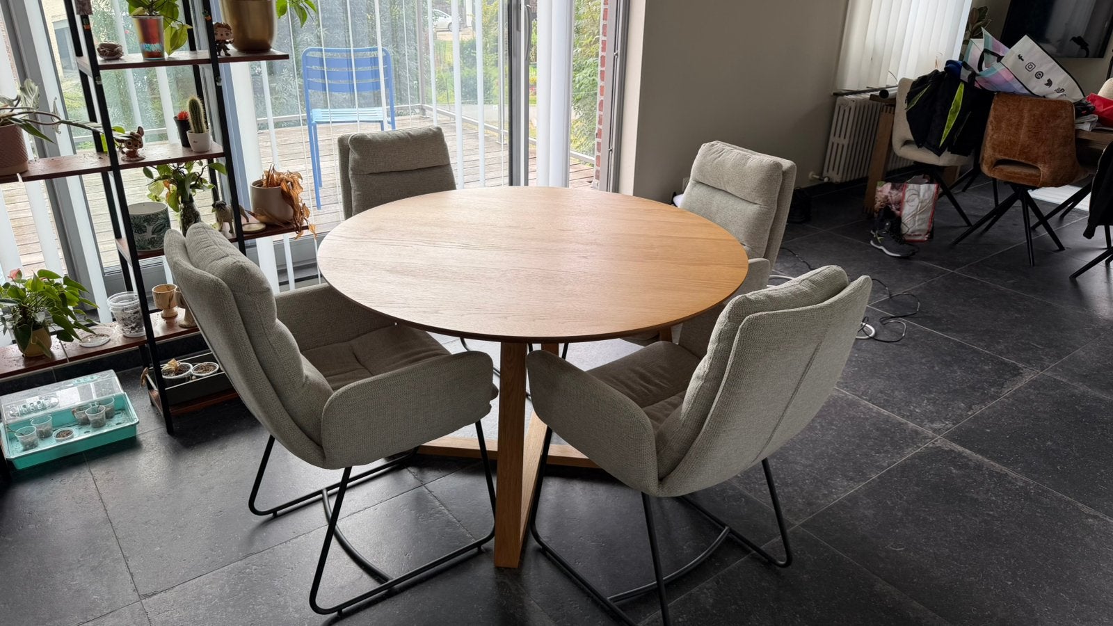 Ronde eettafel met stoelen, Ophalen, Gebruikt, Rond, hout, Vier personen