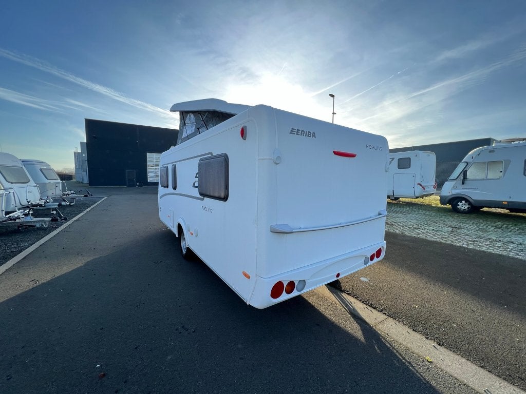 ERiba Hymer Feeling 442   lengtebedden & pop up dak, Standaardzit, Bedrijf, 2 aparte bedden, 6 tot 7 meter