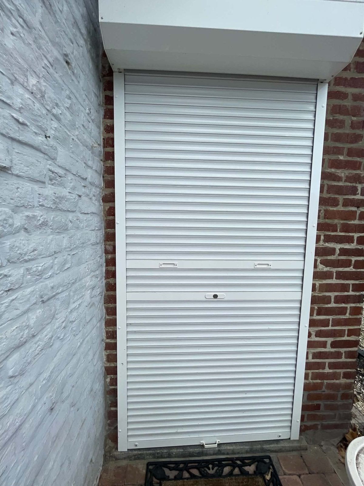 Titre ; Volet porte aluminium avec serrures, Enlèvement, Comme neuf