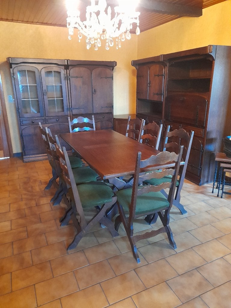Salle à manger en chêne, Enlèvement