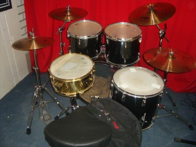 Utilisé : Pearl avec divers kits de batterie complets, Musique & Instruments, Enlèvement, Utilisé, Tambour