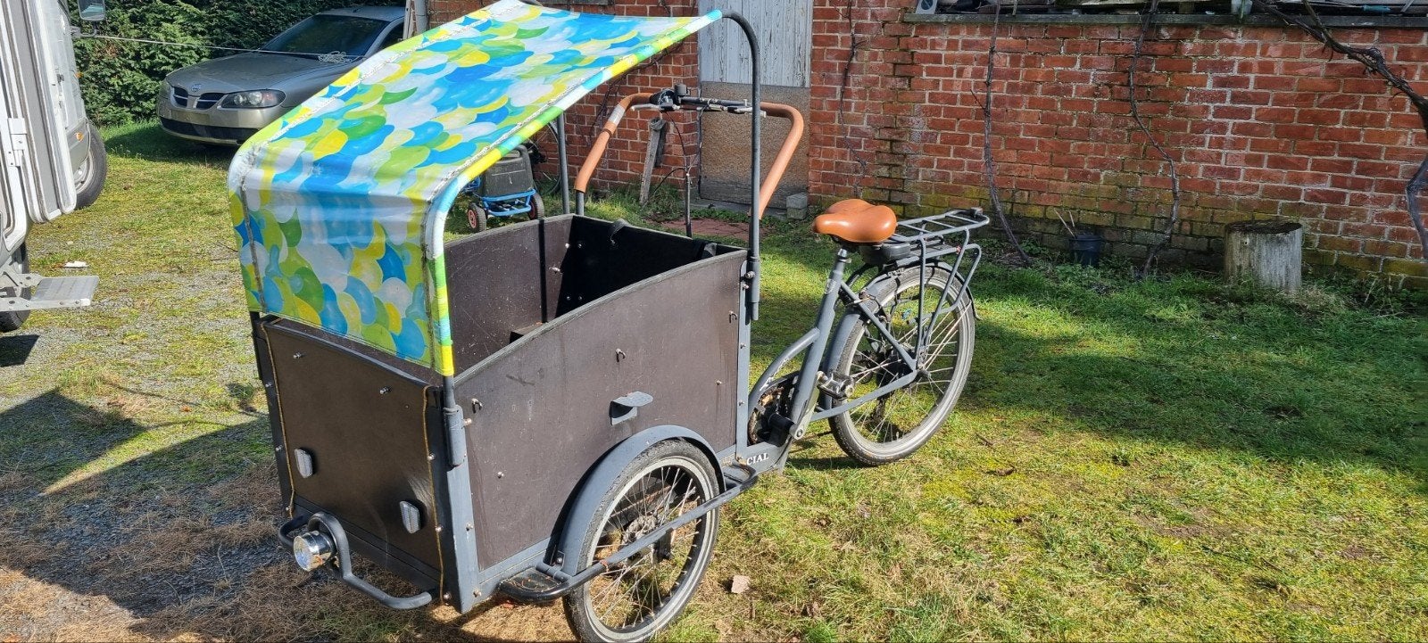 Vélo cargo en bon état 7 vitesses 4. Enfants
Pas d'électrici, Vélos & Vélomoteurs, Vélos | Vélos avec bac, Enlèvement ou Envoi