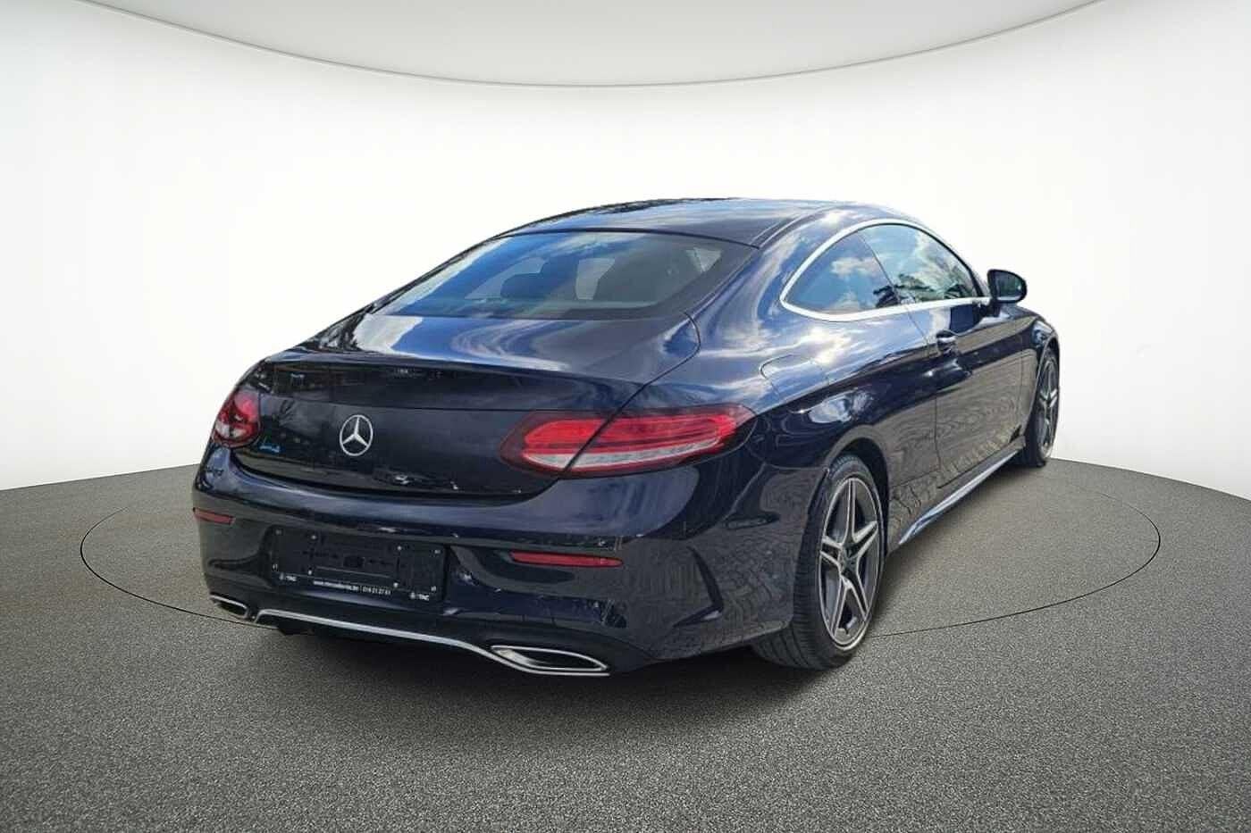 Mercedes-Benz C-Klasse 200 Coupé AMG LINE, Auto's, Automaat, 4 zetels, Gebruikt, 4 cilinders