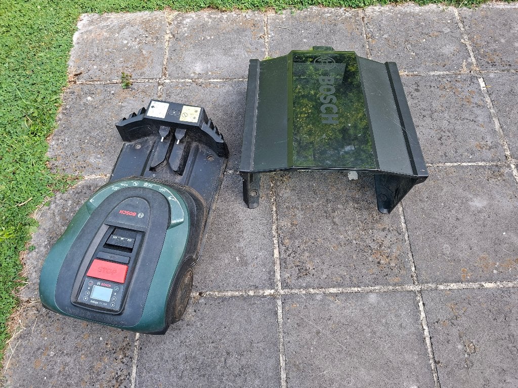 Tondeuse robot bosch XS 300 avec Accessoires, Enlèvement, Utilisé, Bosch