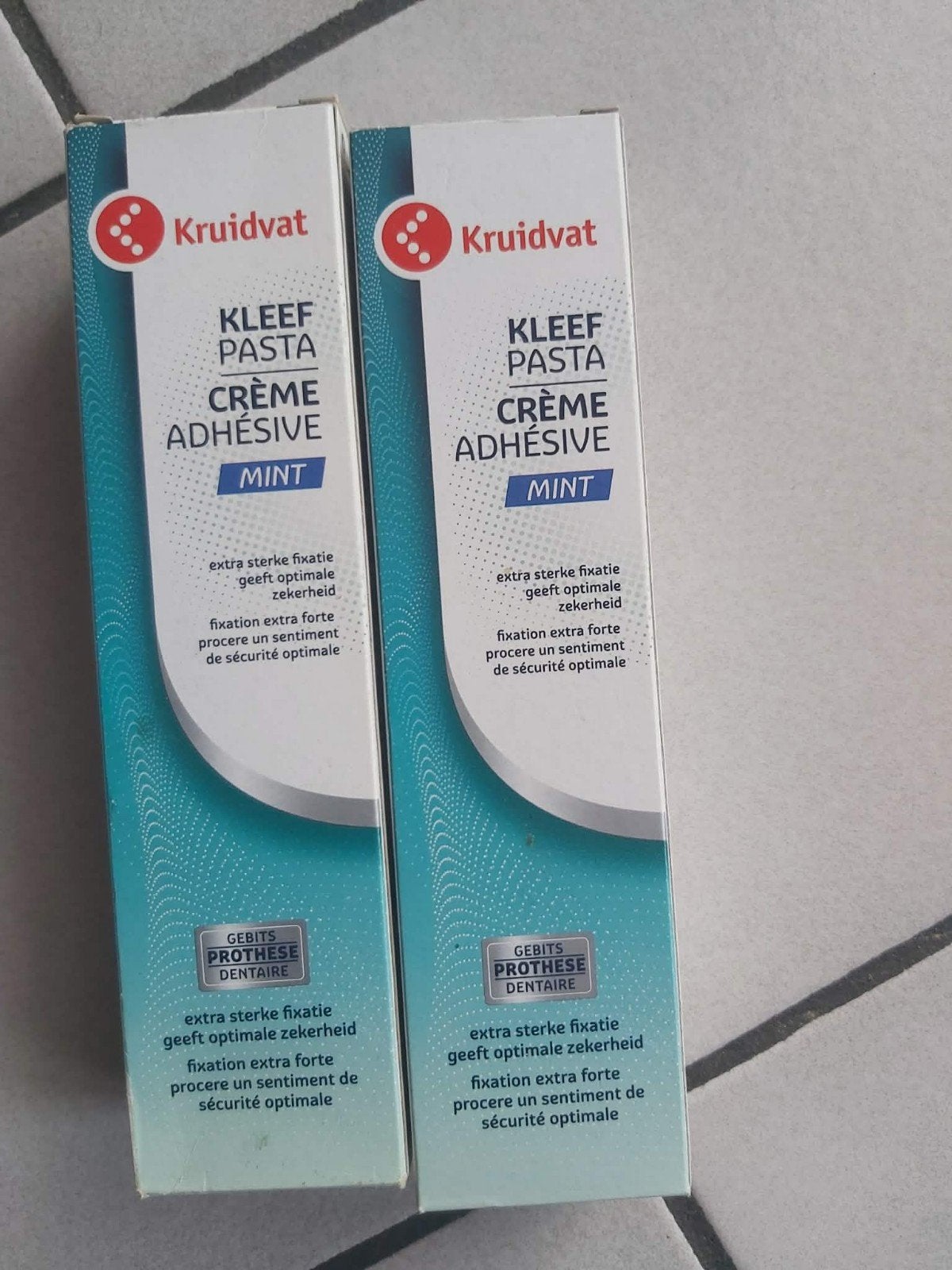 Kleefpasta, een medisch hulpmiddel voor het fixeren van kuns, Ophalen