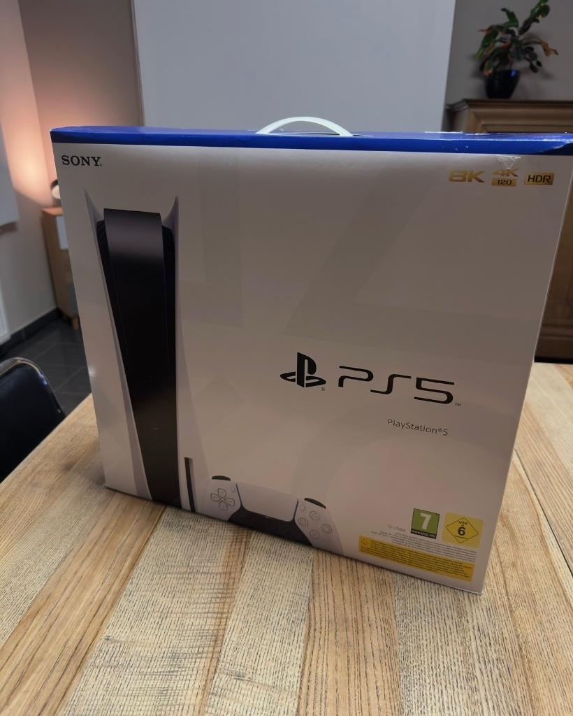 Playstation 5 edition disque + 2 jeux, Games en Spelcomputers, Spelcomputers | Sony PlayStation 5, Ophalen, Zo goed als nieuw