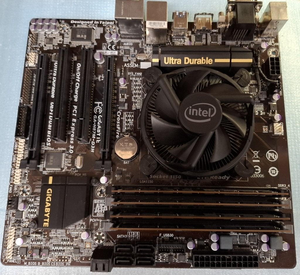 Gigabyte H87M-D3H + i7-4790S (8x 4,0Ghz) + 32GB ram, Computers en Software, Moederborden, Zo goed als nieuw, Intel, DDR3, Ophalen of Verzenden