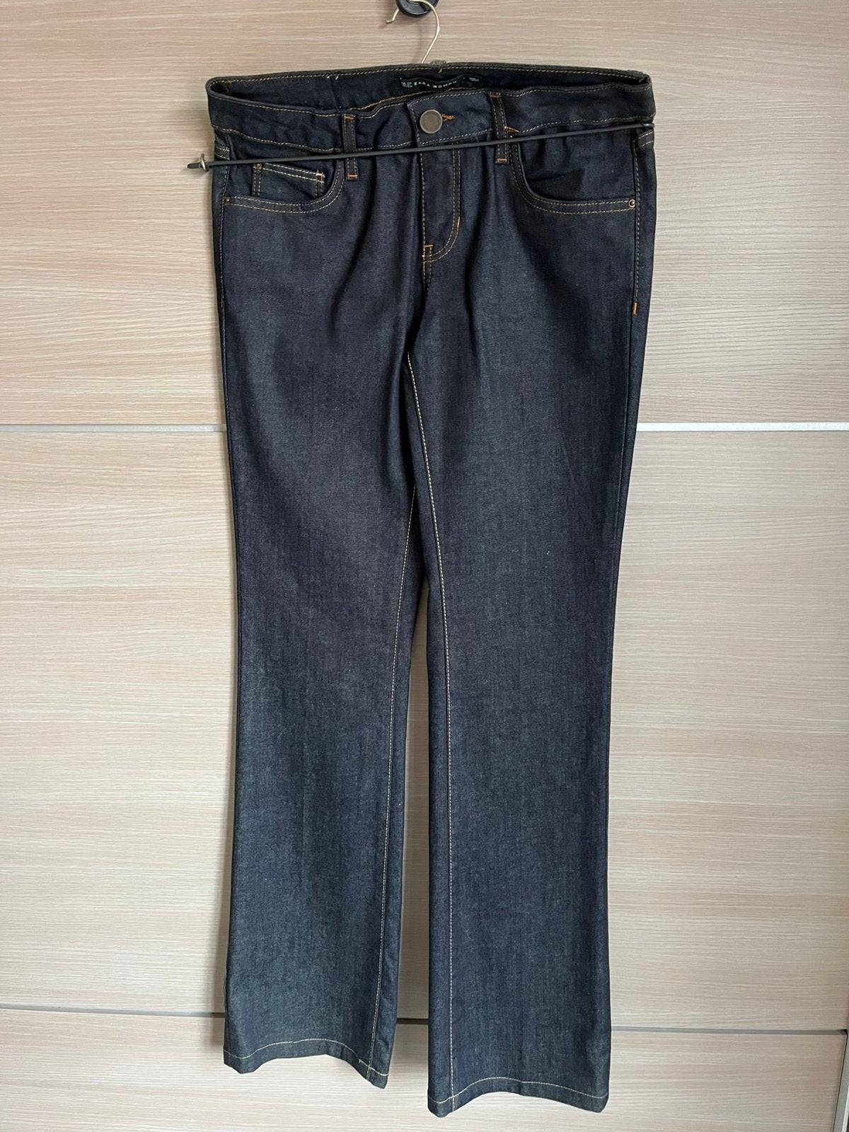 Donkere jeansbroek Zara - maat 38, Ophalen of Verzenden, Zo goed als nieuw, Blauw, W30 - W32 (confectie 38/40)