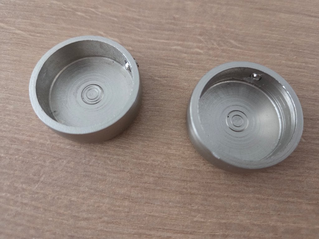 2 embouts barre à  rideau diamètre 28, Métal, Comme neuf, Enlèvement, Rideau