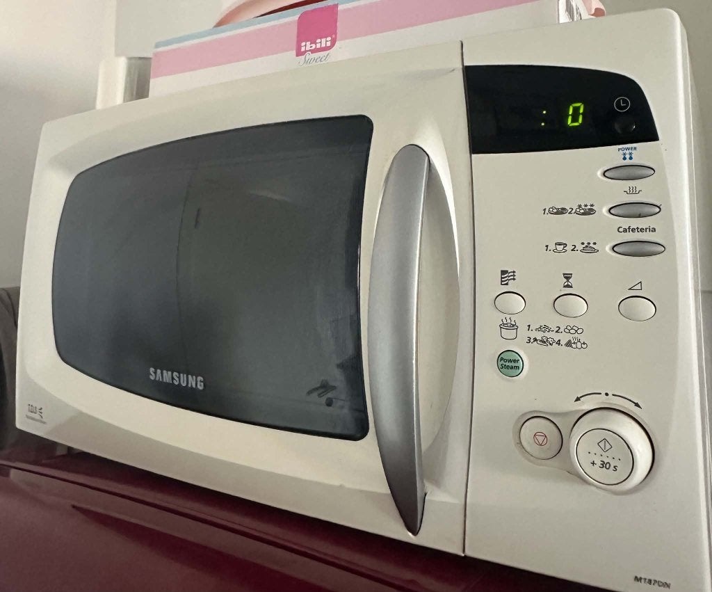 Micro-ondes Samsung, Enlèvement, Utilisé, 45 à 60 cm, À Poser