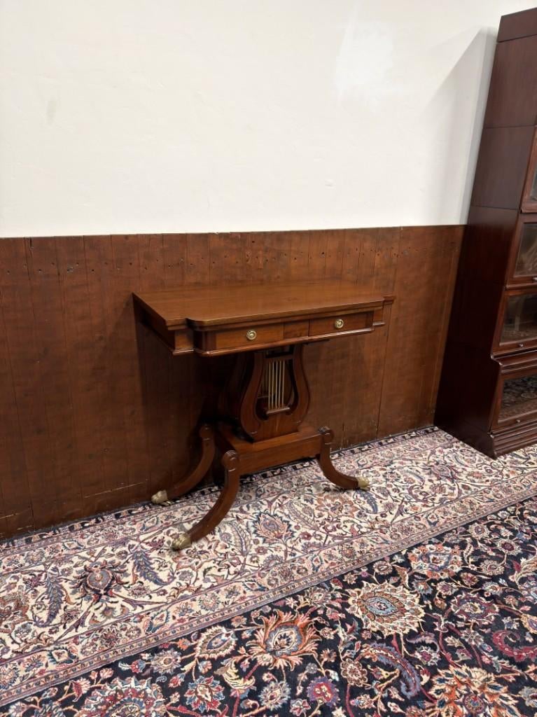 Klassiek Engelse Contrabas Sidetable, Enlèvement