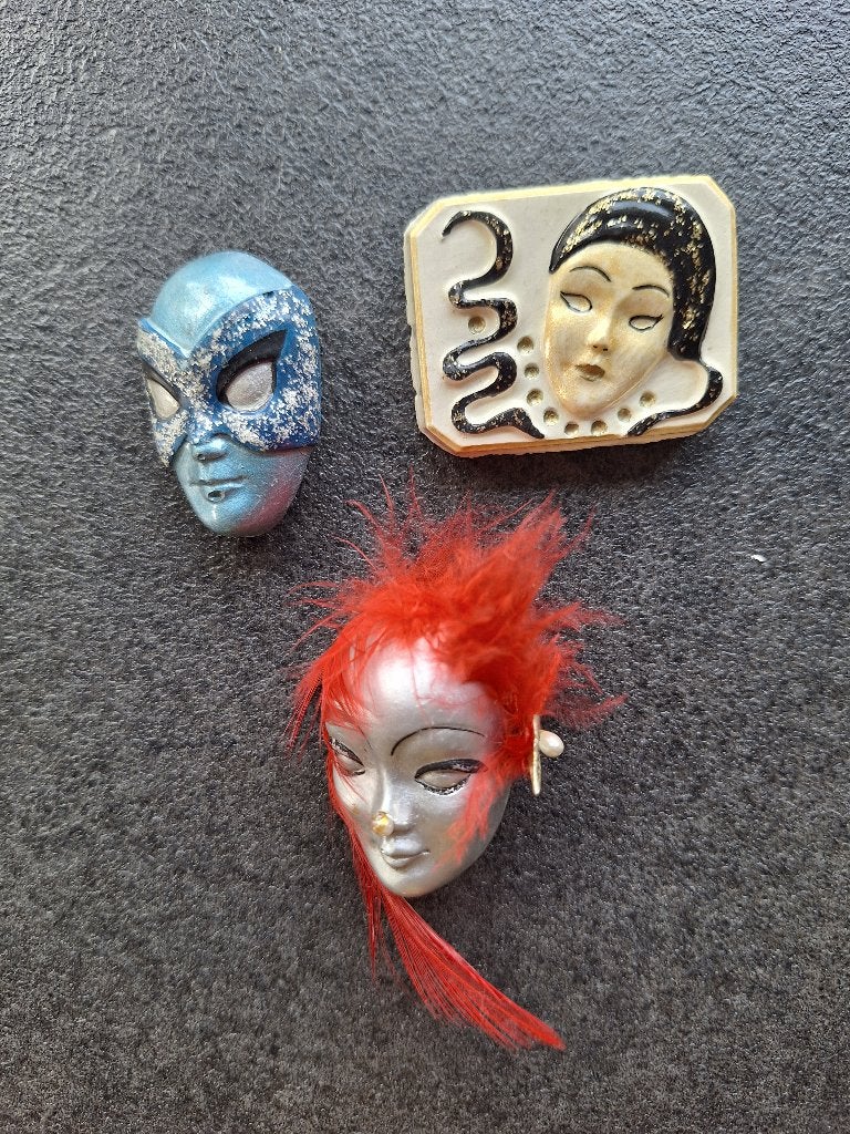 Lot de 3 broches artisanales en plâtre peint à la main, Handtassen en Accessoires, Broches, Ophalen, Gebruikt, 4 tot 7 cm, Overige materialen