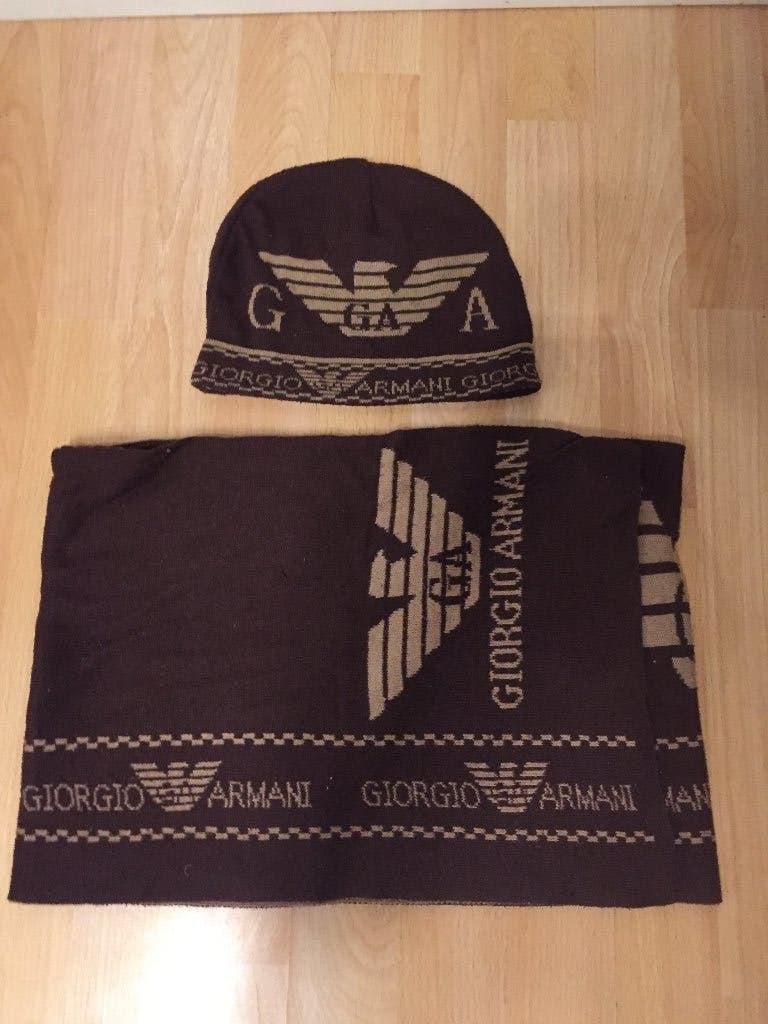 Armani Sjaal & Muts, Kleding | Dames, Ophalen of Verzenden, Zo goed als nieuw, Muts