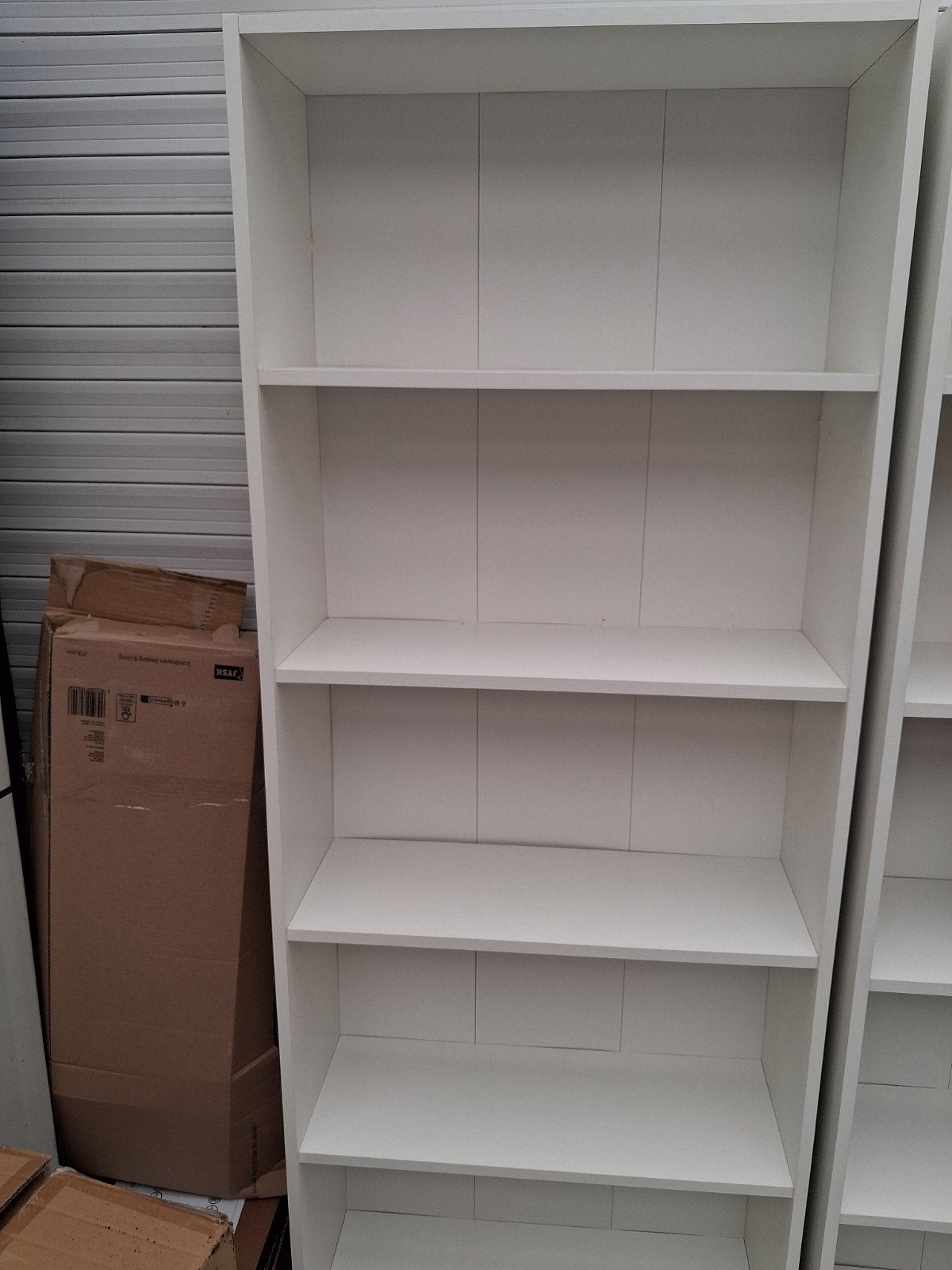 Boekenkastje wit, Enlèvement