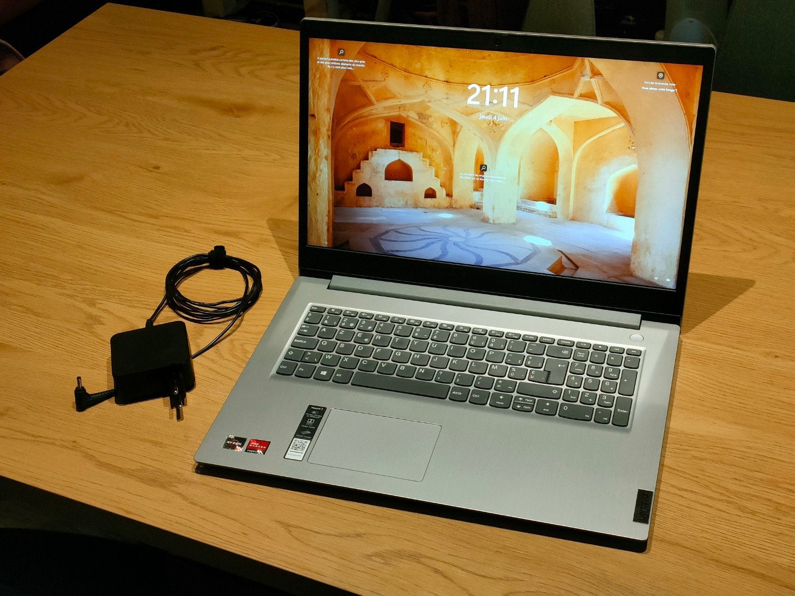 Lenovo IdeaPad 3 17" avec pochette, Enlèvement ou Envoi, 16 pouces ou plus, 8 GB, Utilisé