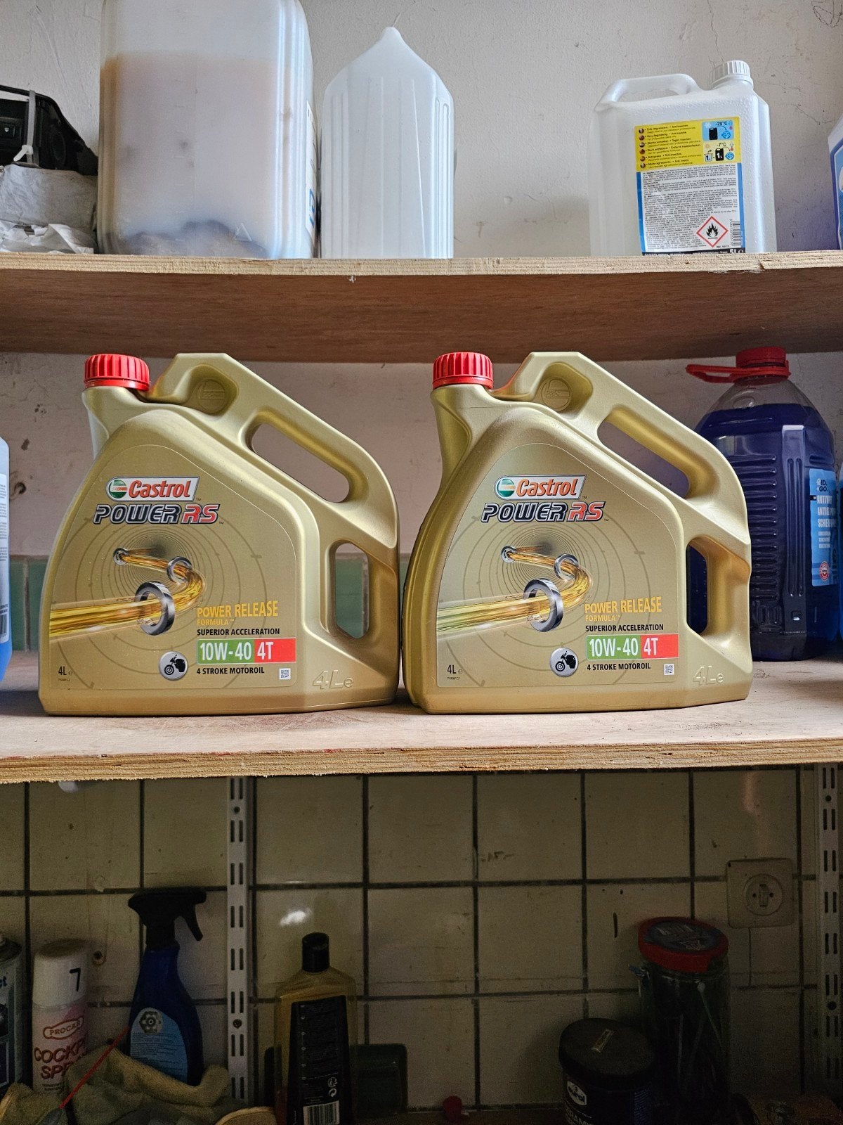 Huile moteur Castrol 10W-40 4T — 6 litres au total, Enlèvement ou Envoi