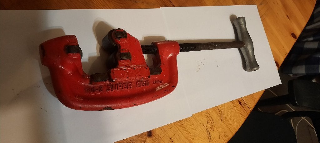 Coupe-tube professionnel, Bricolage & Construction, Outillage | Outillage à main, Enlèvement