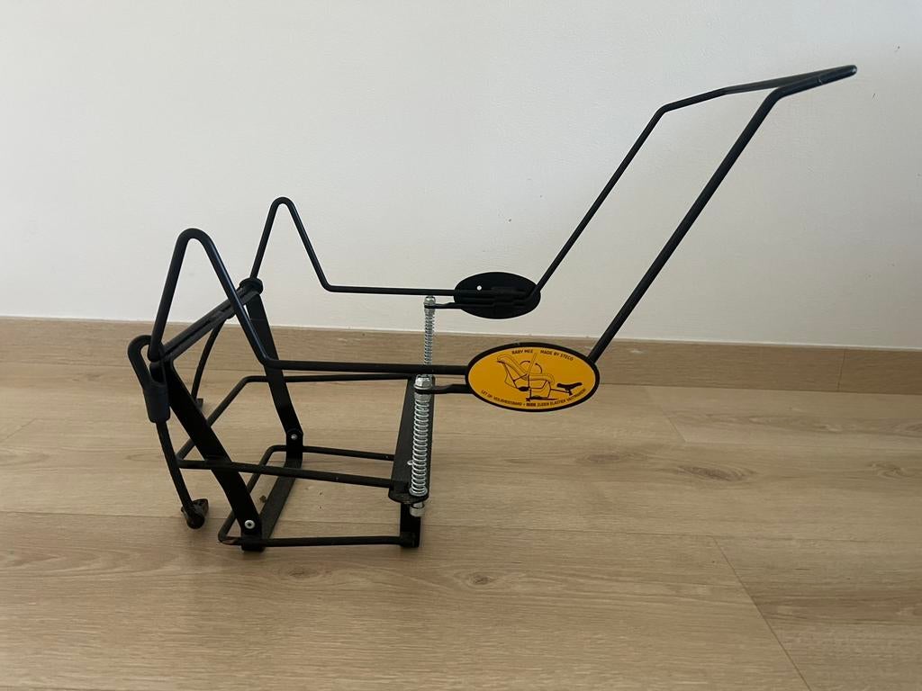 Baby-mee Maxi cosi houder voor fiets of bakfiets, Ophalen, Zo goed als nieuw