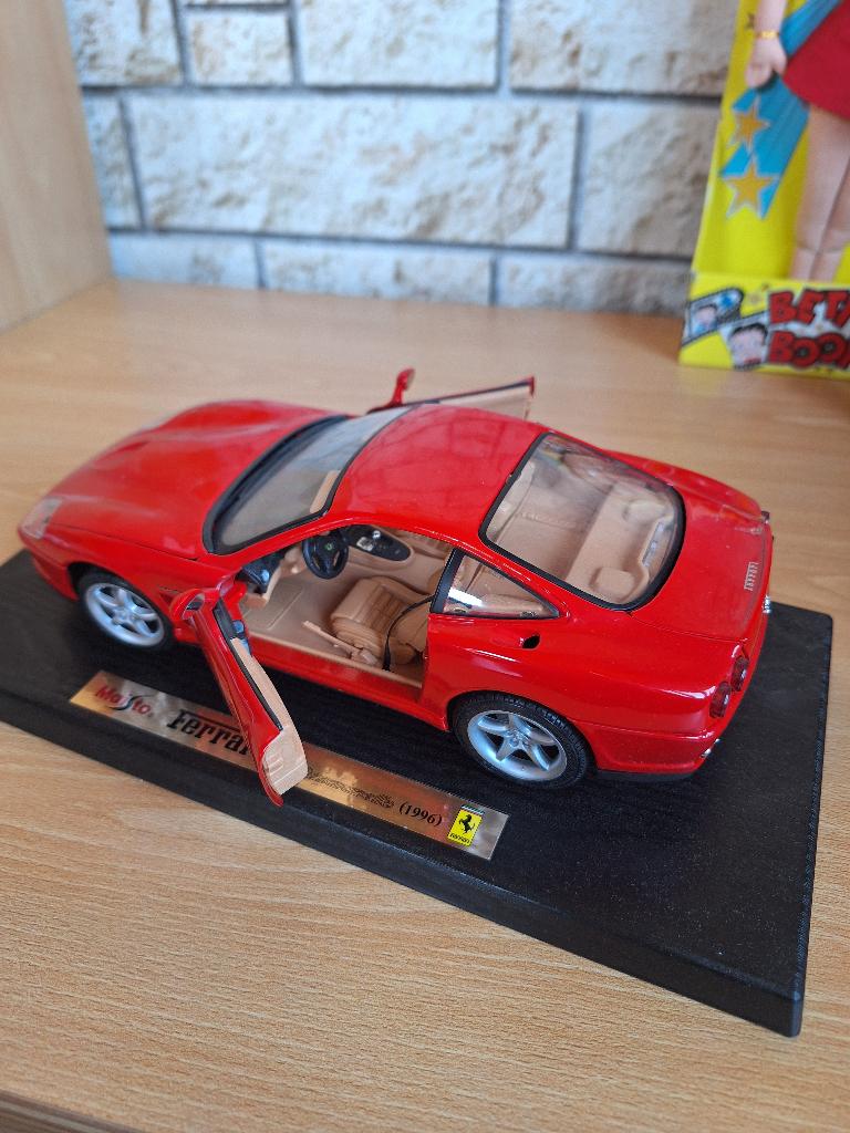 Ferrari 550 Maranello 1:18 1996, Hobby en Vrije tijd, Modelauto's | 1:18, Ophalen of Verzenden, Nieuw, Auto, Overige merken