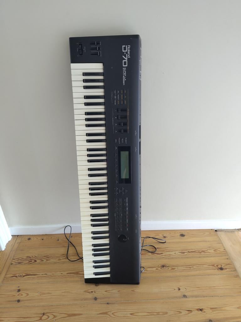 Roland D-70, Ophalen, Roland