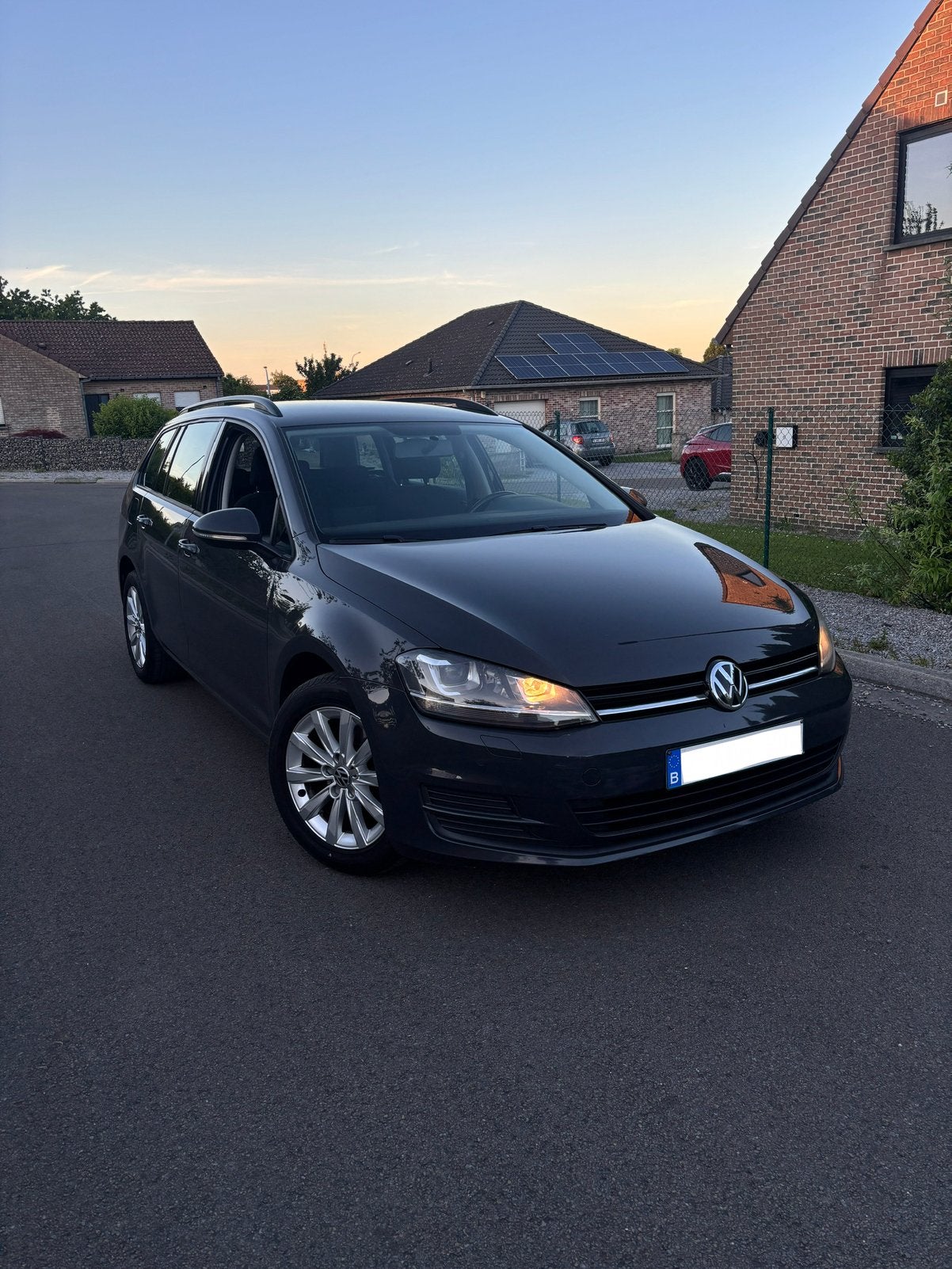 Volkswagen Golf 7 Variant (EURO 6B), Autos, Volkswagen, Particulier, Golf, Diesel, Euro 6, Break, 5 portes, Boîte manuelle, Argent ou Gris
