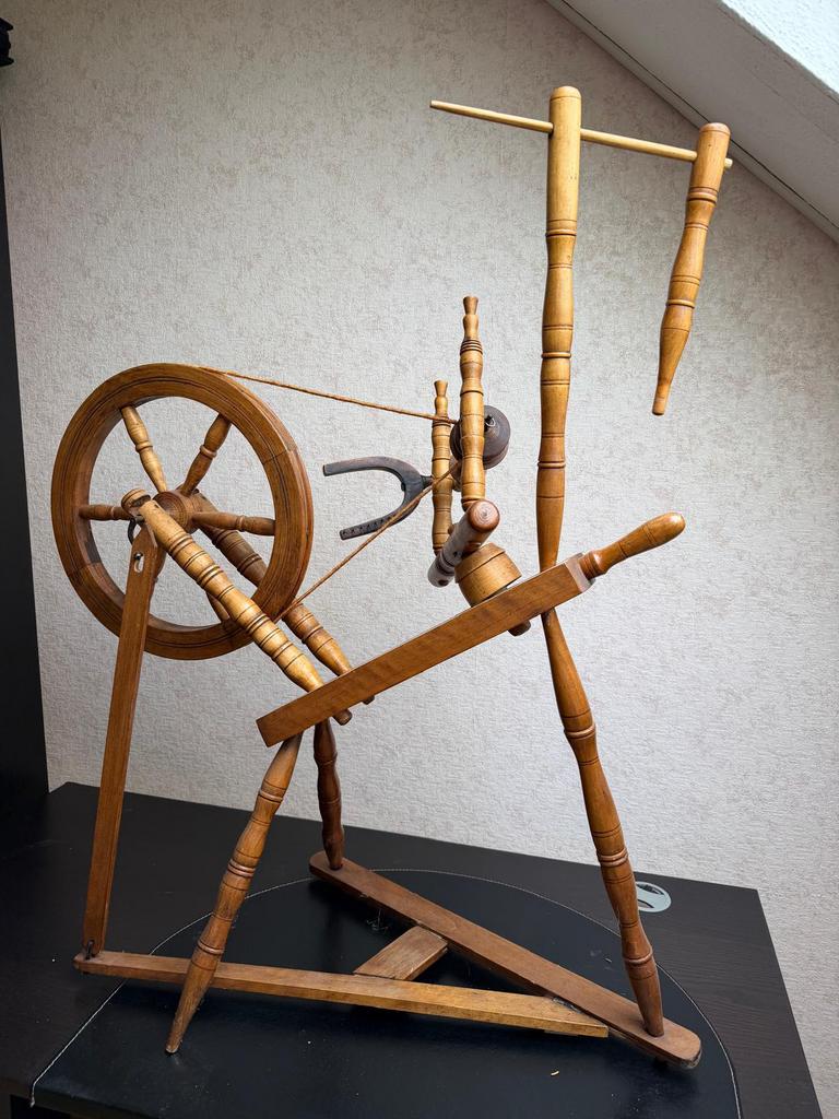 Houten spinnewiel, Hobby en Vrije tijd, Ophalen, Gebruikt, Spinnewiel