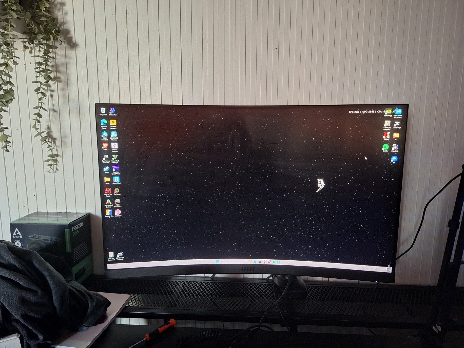 MSI Optix G32CQ4 – 32" Curved Gaming Monitor – 1440p 165Hz, Gaming, Connexion casque, IPS, 1 à 2 ms