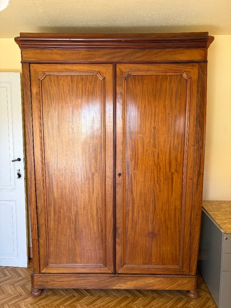 Armoire haute, Enlèvement
